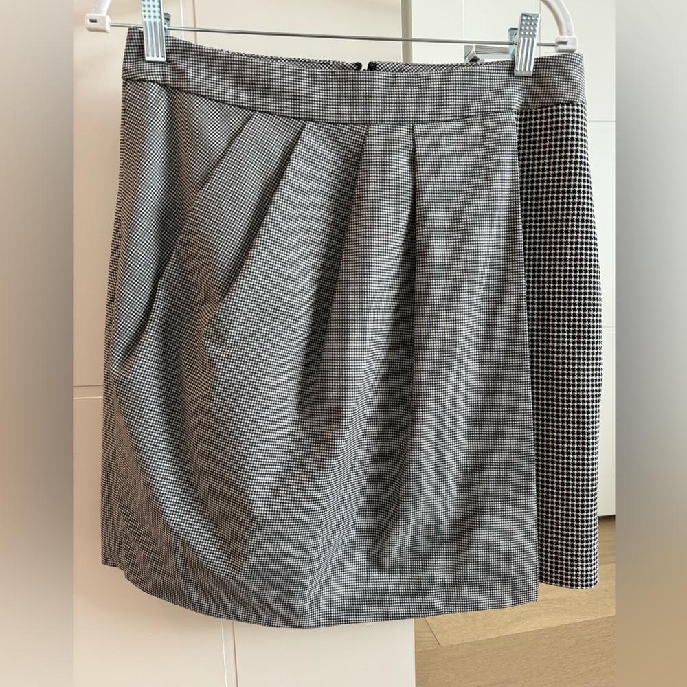 Club Monaco faux wrap mini skirt size 10